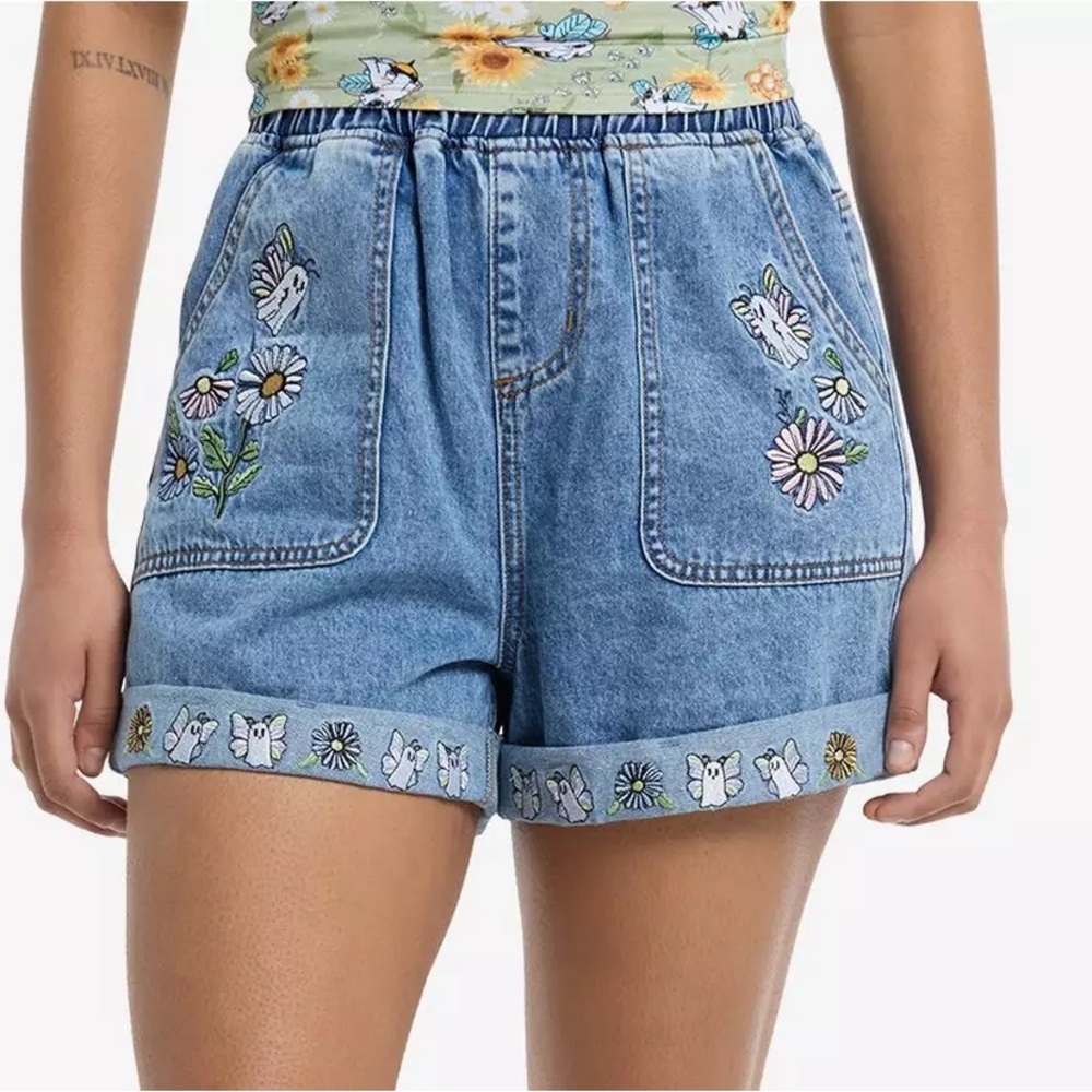 Ghost Butterflies & Flowers Embroidered Denim Shorts Hot Topic‎
